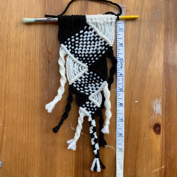 yin yang paintbrush macrame - Picture 9 of 11